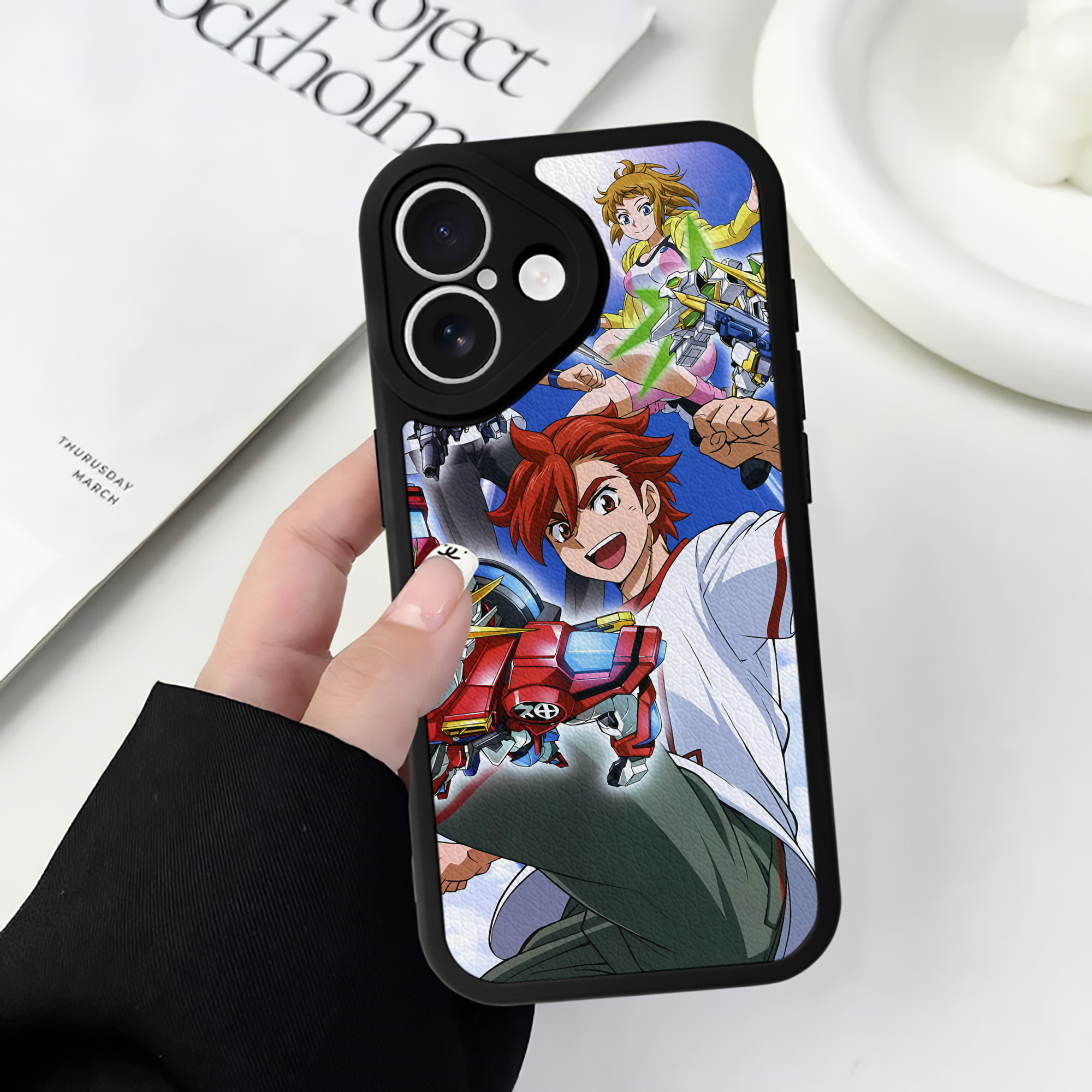 （画像用） 機動戦士ガンダム Mobile Suit Gundam 【iPhone 16シリーズ対応】シリコンスマホケース（レザー調） 材質：シリコン